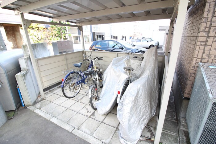 物件外観写真6　(駐輪場)