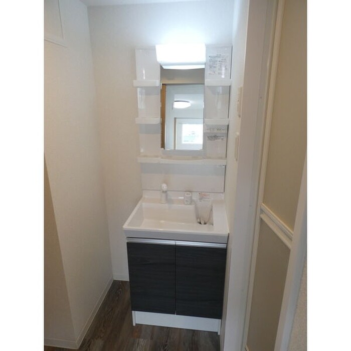 物件内観写真9　(洗面)