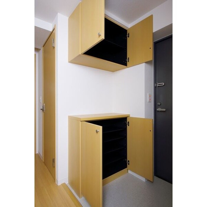 物件内観写真10　(玄関)