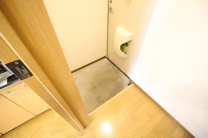 物件内観写真16　(玄関)