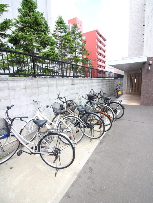 物件外観写真6　(駐輪場)