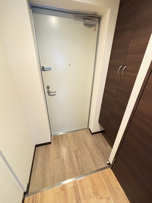 物件内観写真16　(玄関)
