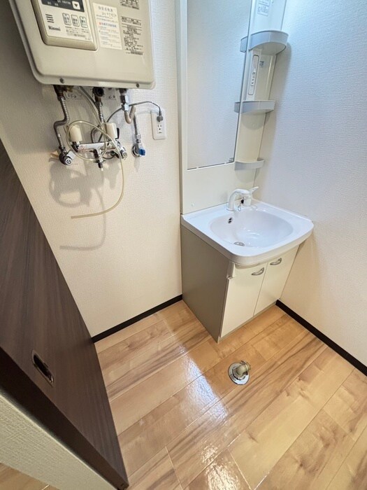 物件内観写真18　(洗濯機置場)