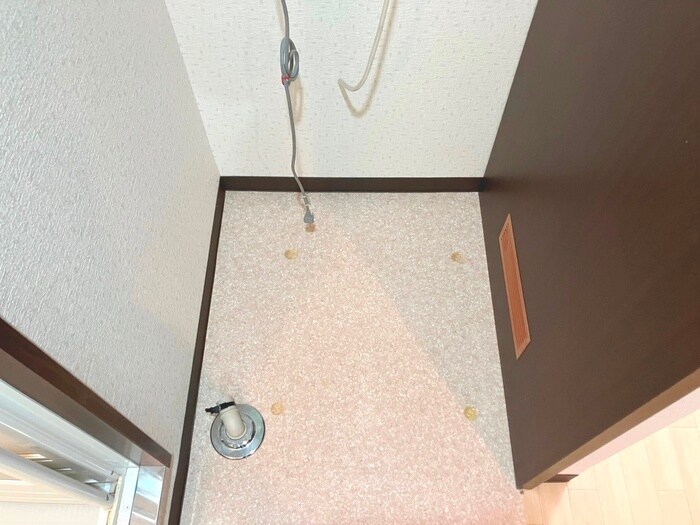 物件内観写真15　(洗濯機置場)