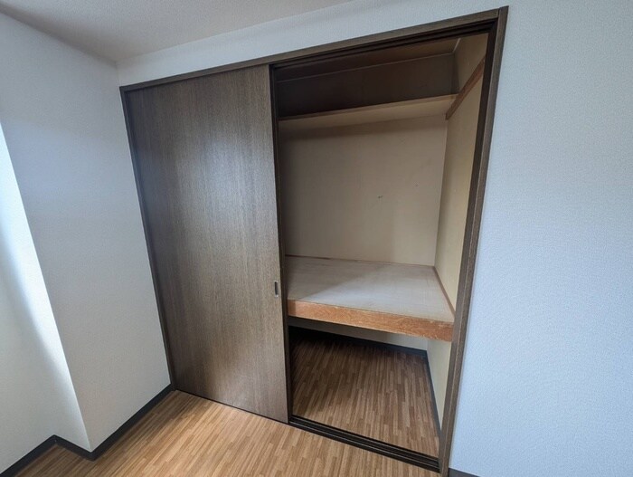物件内観写真18　(収納)