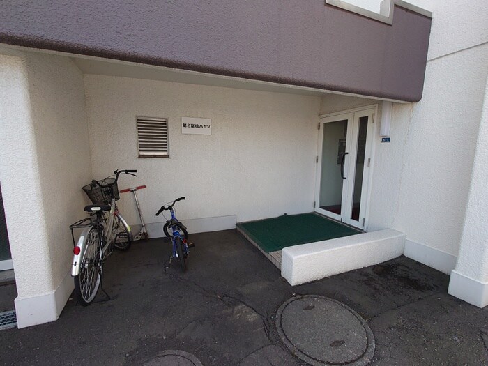 物件外観写真5　(エントランス部分)