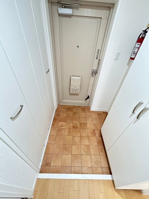 物件内観写真16　(玄関)