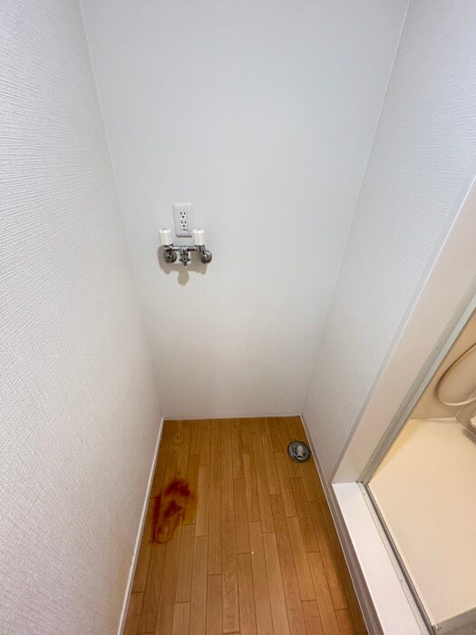 物件内観写真18　(洗濯機置場)