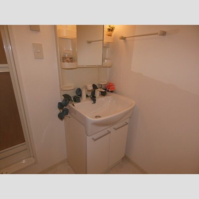 物件内観写真12　(洗面)