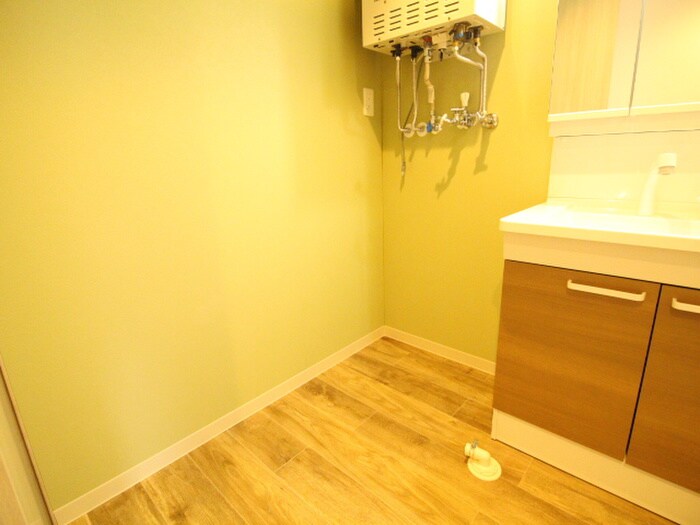 物件内観写真14　(洗濯機置場)