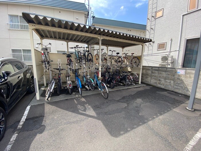 物件外観写真5　(駐輪場)