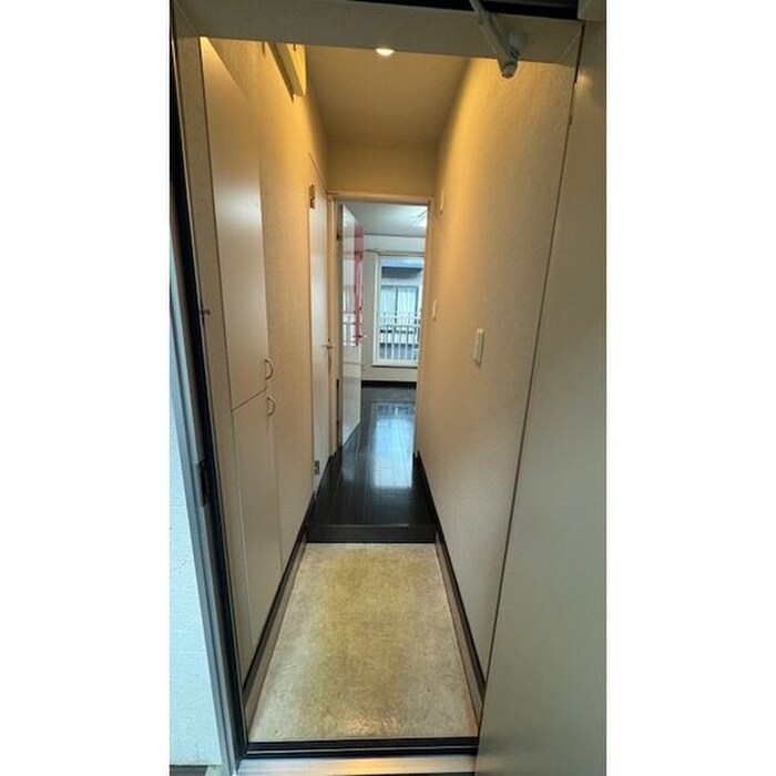 物件内観写真15　(玄関)