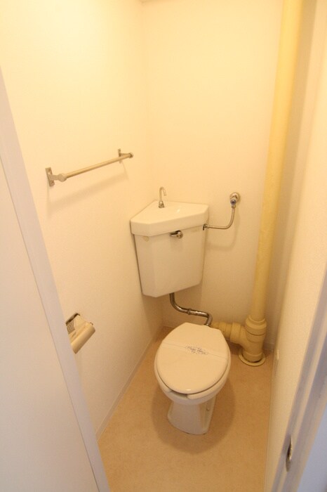 物件内観写真8　(トイレ)