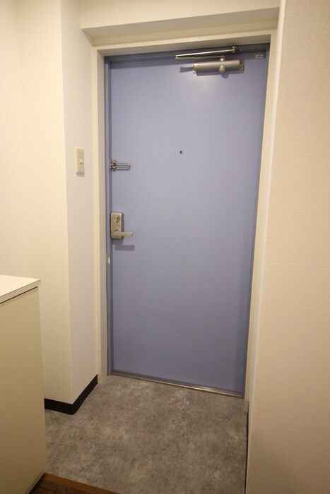 物件内観写真16　(玄関)