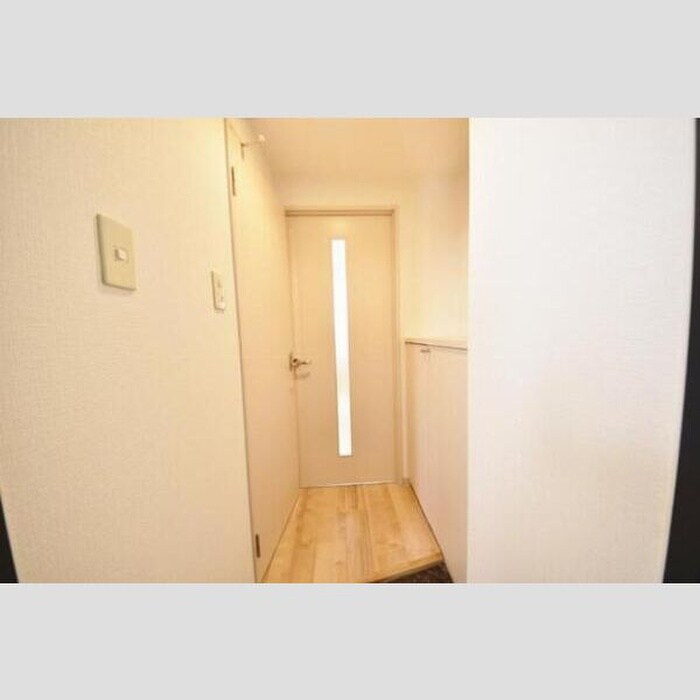 物件内観写真12　(玄関)