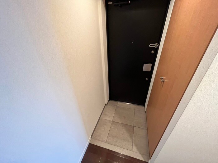 物件内観写真16　(玄関)