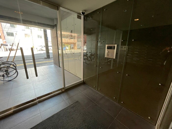 物件外観写真6　(エントランス部分)