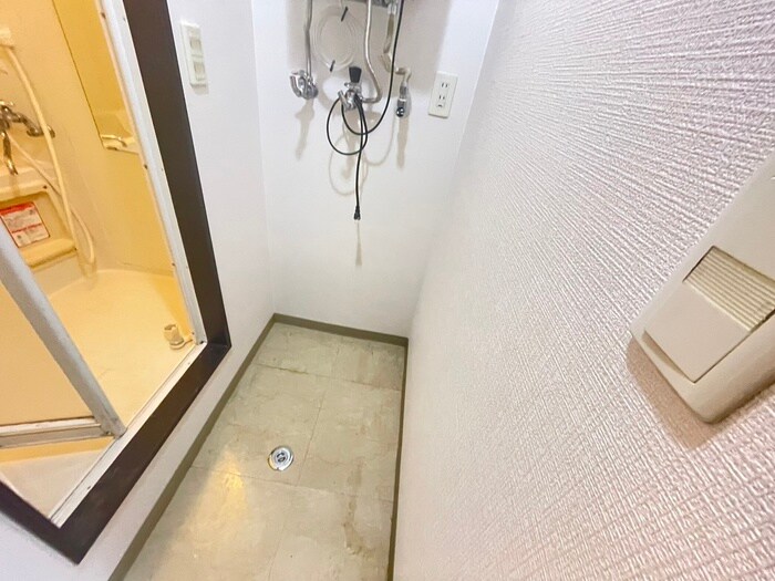 物件内観写真20　(洗濯機置場)