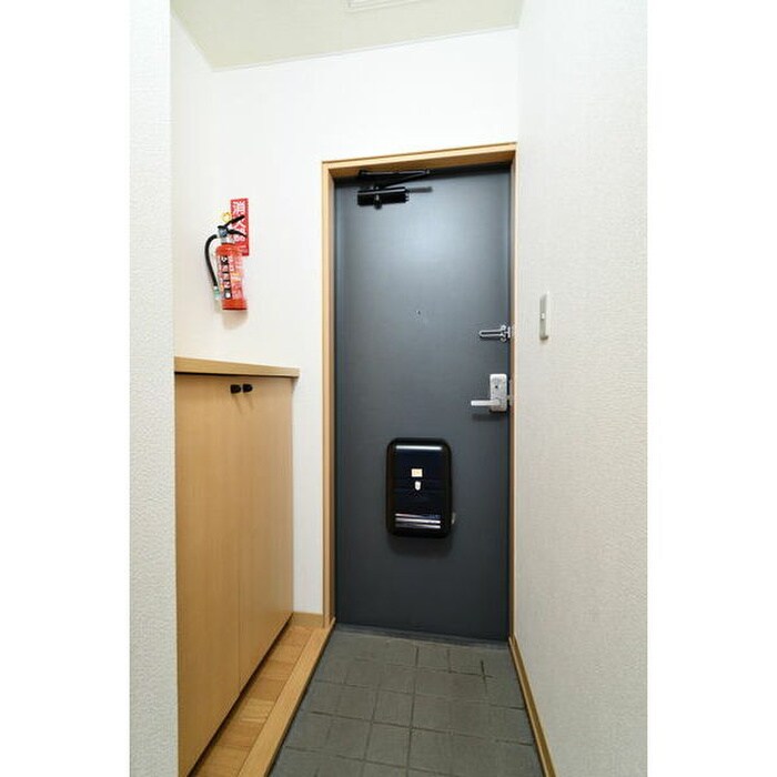 物件内観写真19　(玄関)