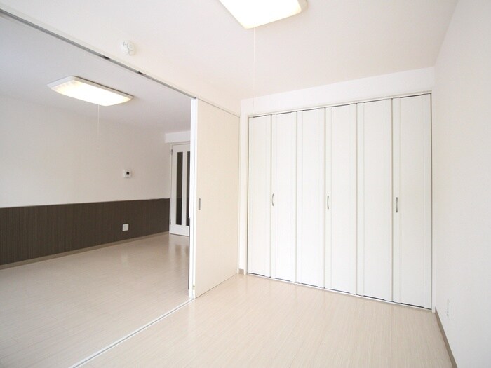 物件内観写真8　(居室)