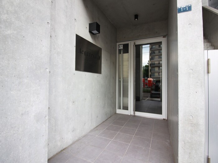 物件外観写真3　(エントランス部分)