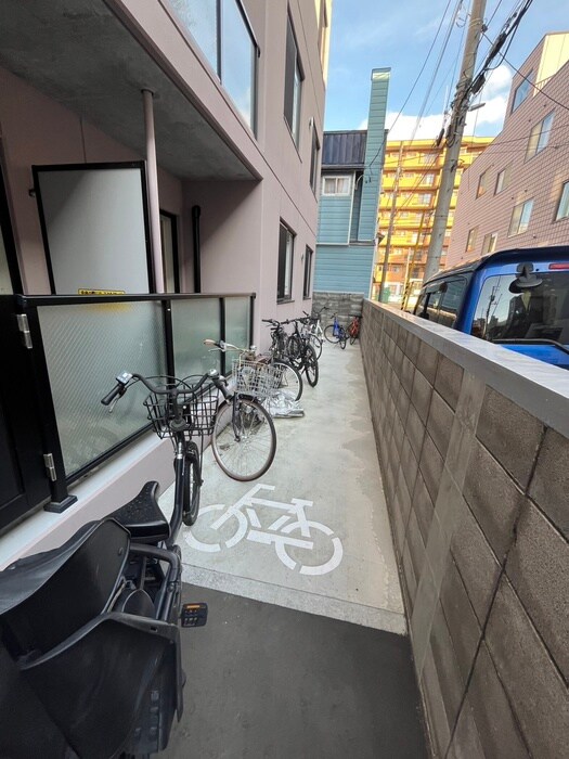 物件外観写真5　(駐輪場)