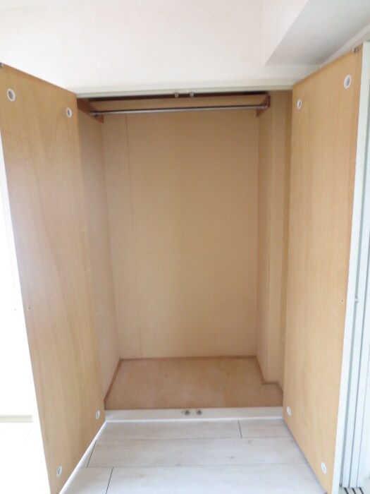 物件内観写真4　(収納)