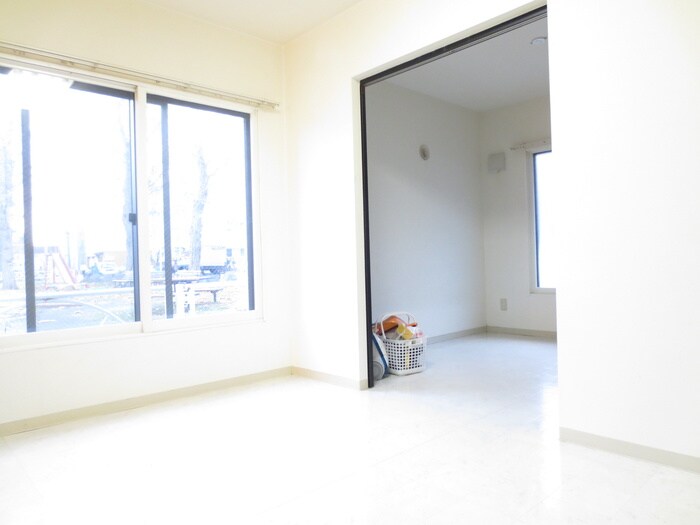 物件内観写真4　(居室)