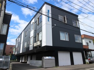 メニーズコート美香保外観写真