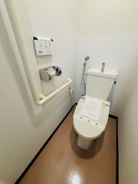 物件内観写真17　(トイレ)