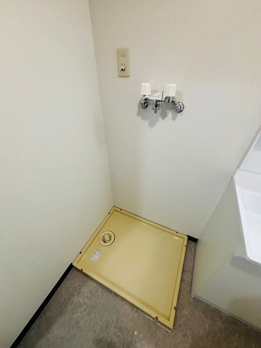 物件内観写真22　(洗濯機置場)