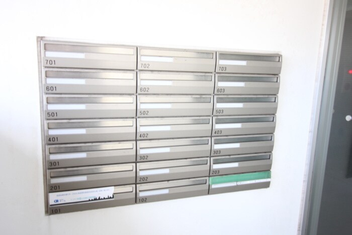 物件外観写真4　(エントランス部分)