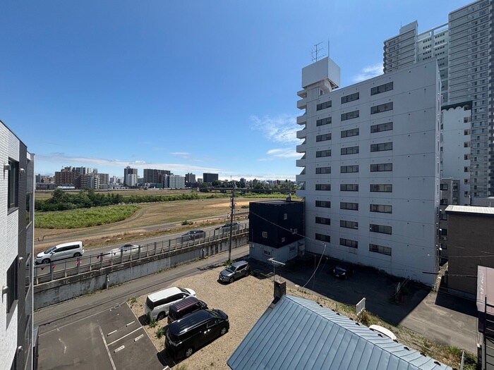 物件内観写真22　(室内からの展望)