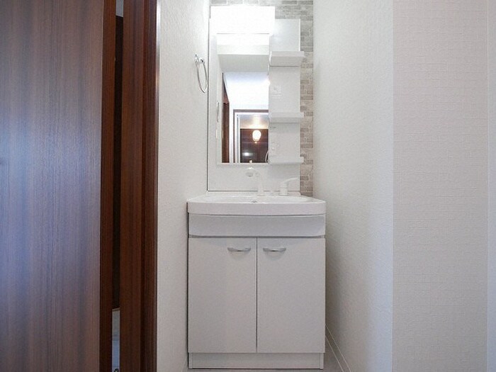 物件内観写真4　(洗面)