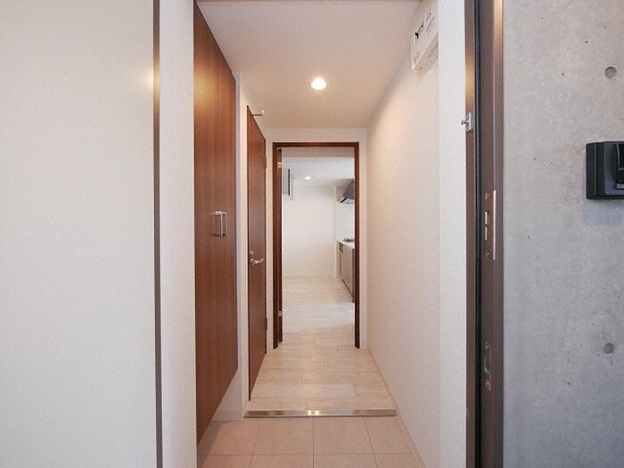 物件内観写真7　(玄関)