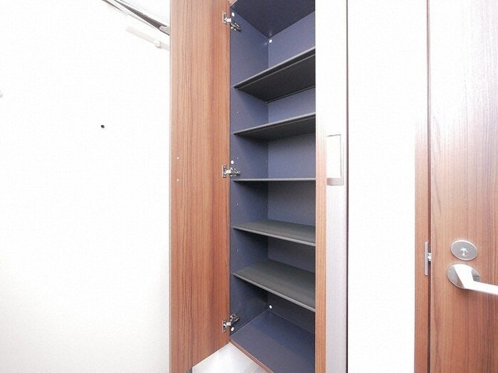 物件内観写真8　(靴箱)