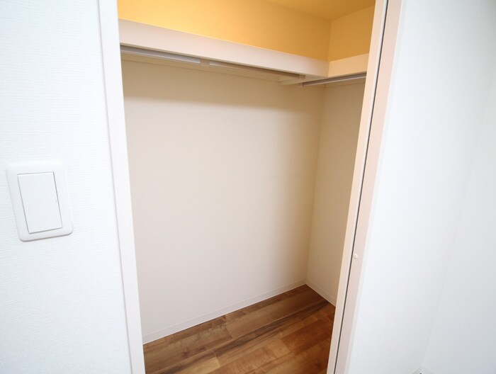 物件内観写真15　(収納)