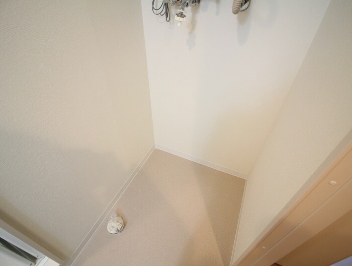 物件内観写真20　(洗濯機置場)