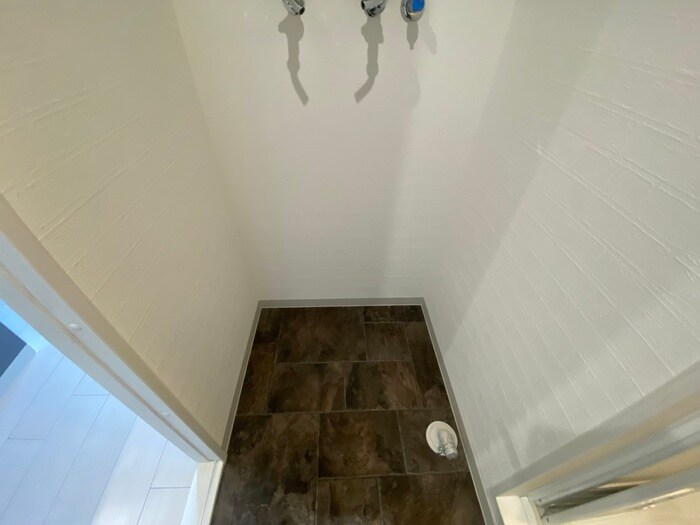 物件内観写真16　(洗濯機置場)