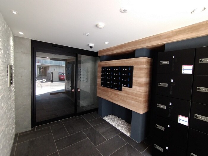 物件外観写真5　(エントランス部分)