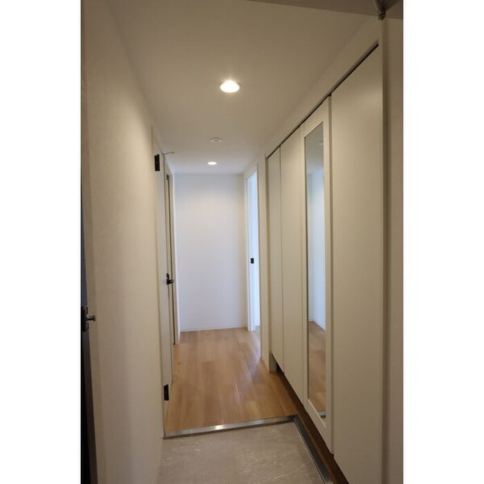 物件内観写真16　(玄関)