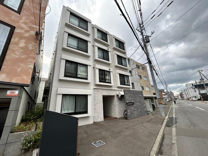 物件外観写真1　(外観写真)