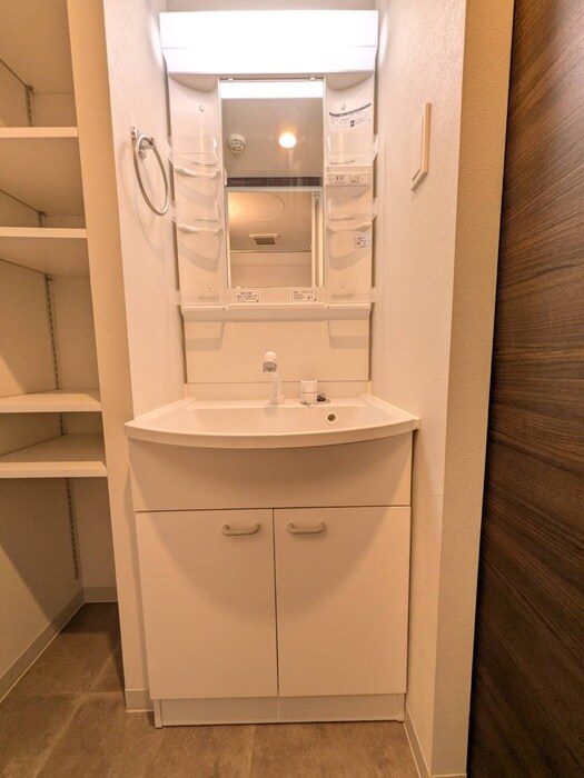 物件内観写真15　(洗面)