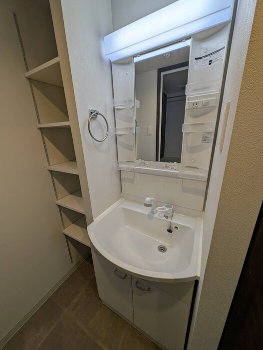 物件内観写真15　(洗面)