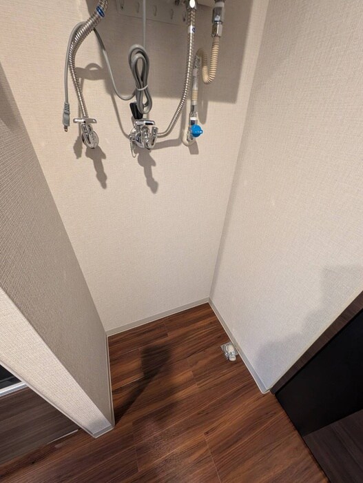 物件内観写真16　(洗濯機置場)