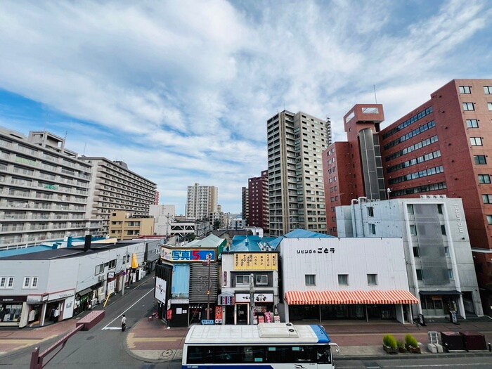 物件内観写真11　(室内からの展望)