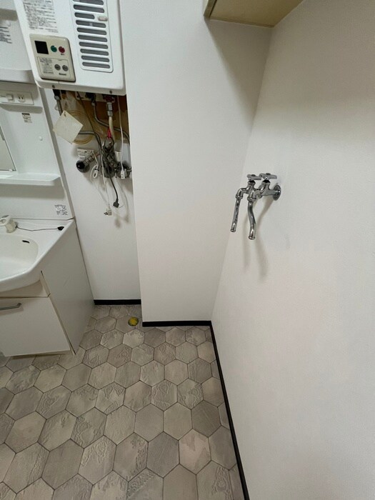 物件内観写真14　(洗濯機置場)