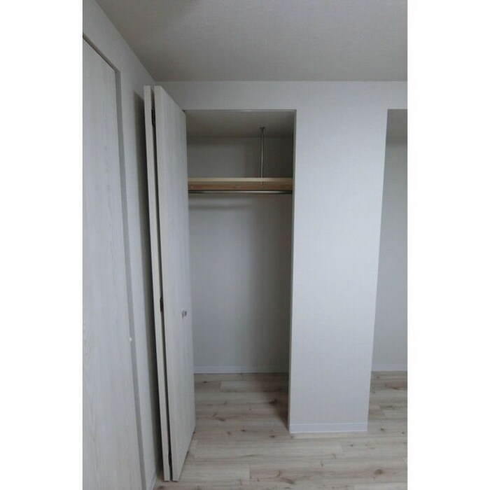 物件内観写真10　(収納)