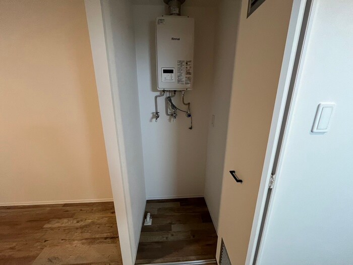 物件内観写真18　(洗濯機置場)