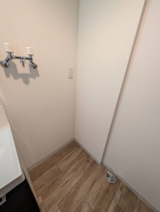 物件内観写真16　(洗濯機置場)